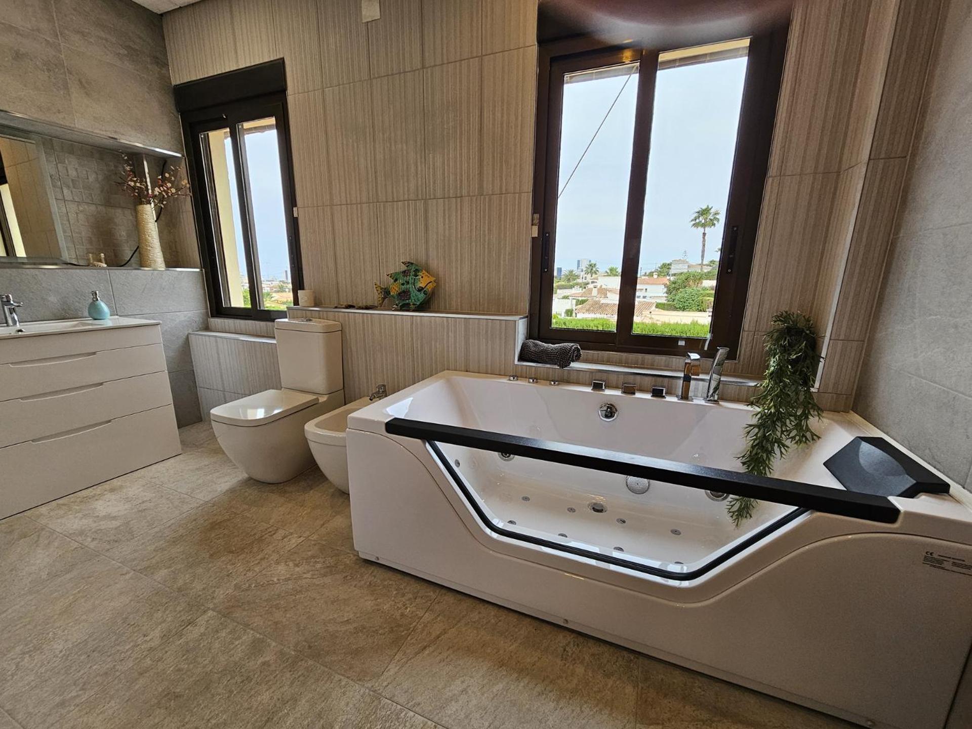 Luxury Villa - Pool, Hot Tub, Aircon, Tvs, Home Cinema, Office, Gbit Internet, Sports Equipment Calp Exterior foto